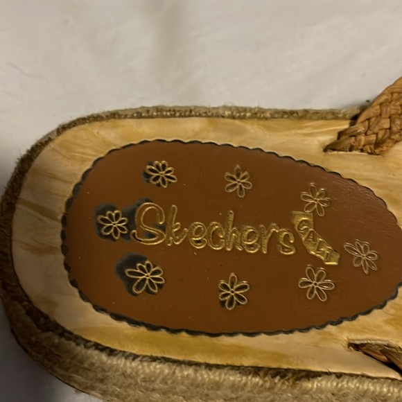 🔴SHOES-Sandals.Medal dangling OverToes Woven Leather like W/flat Rope Sole sides - Picture 4 of 6